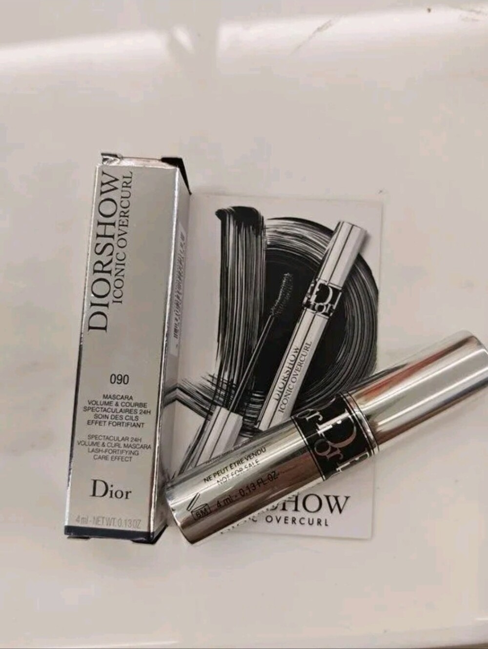 Dior Diorshow Iconic Overcurl Mascara in 090 Black